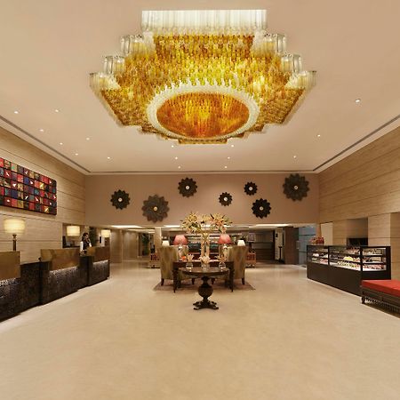 Grand Mercure Vadodara Surya Palace Exterior photo