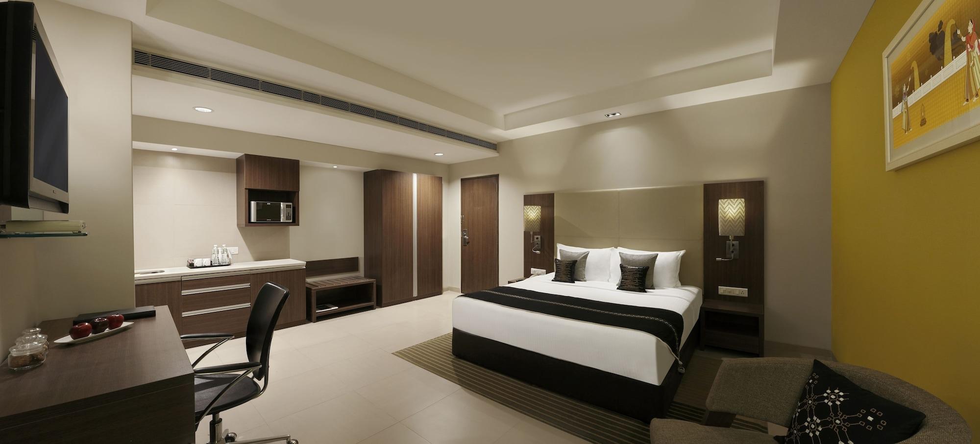 Grand Mercure Vadodara Surya Palace Exterior photo