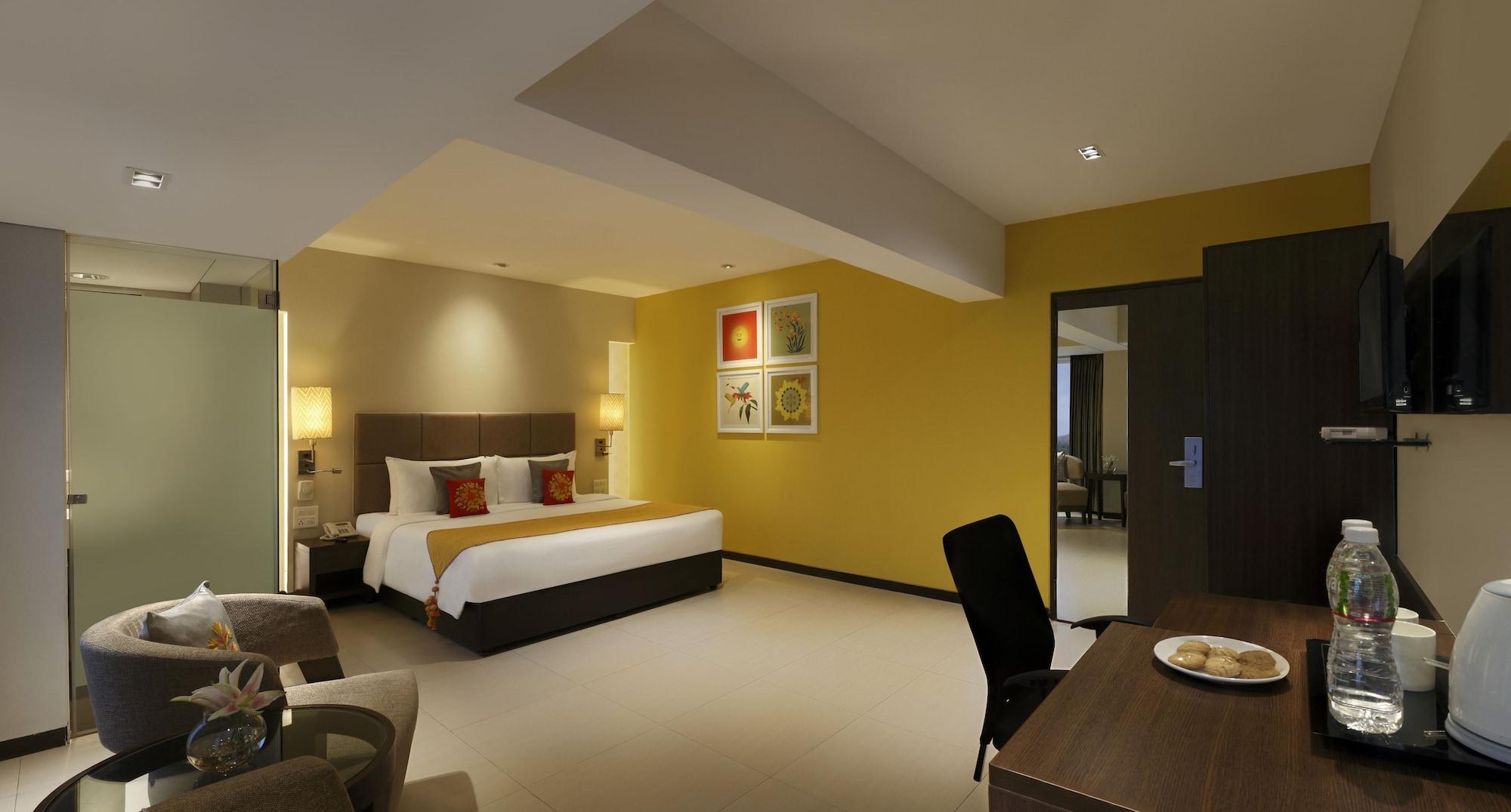 Grand Mercure Vadodara Surya Palace Exterior photo