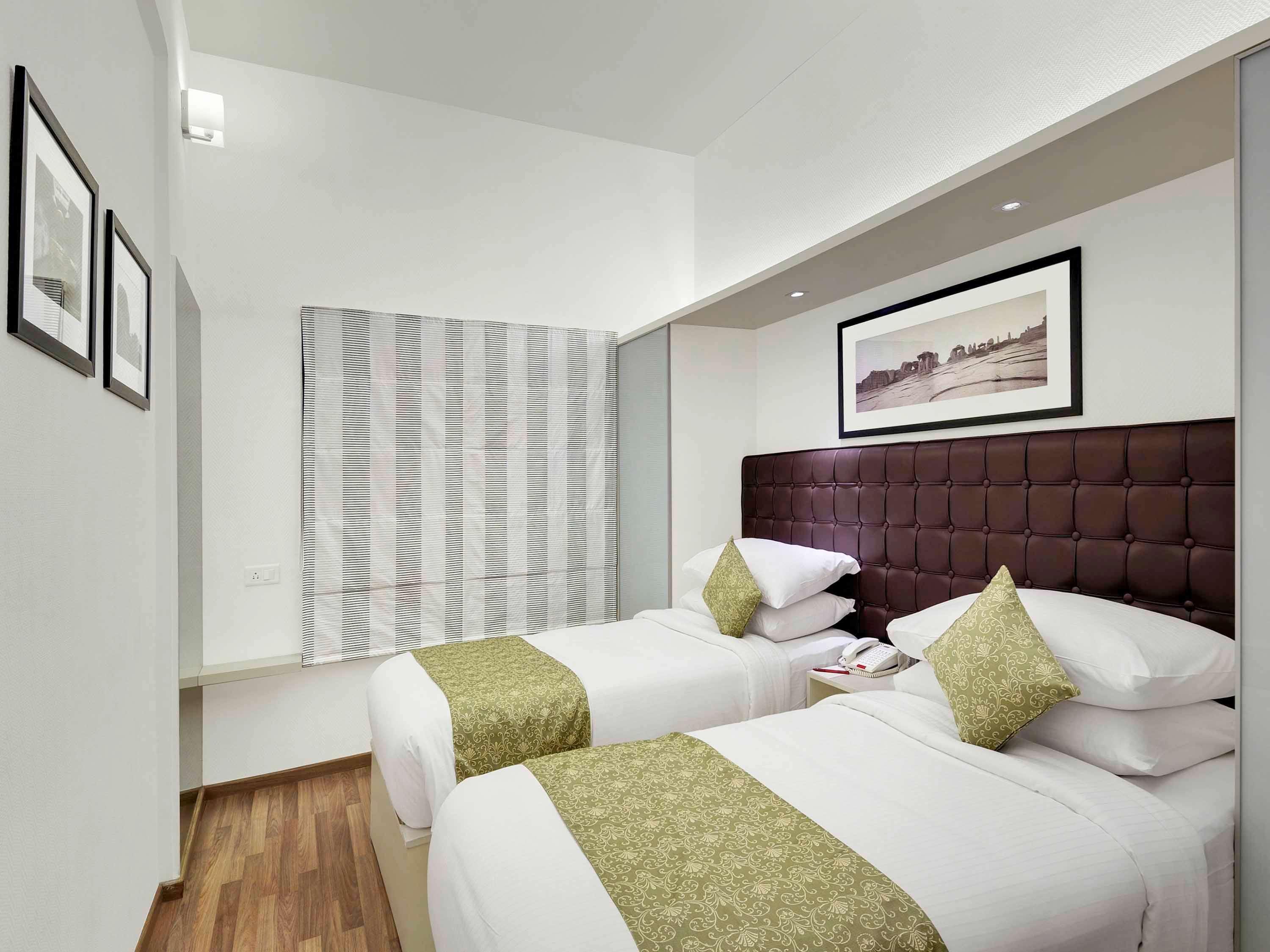 Grand Mercure Vadodara Surya Palace Exterior photo