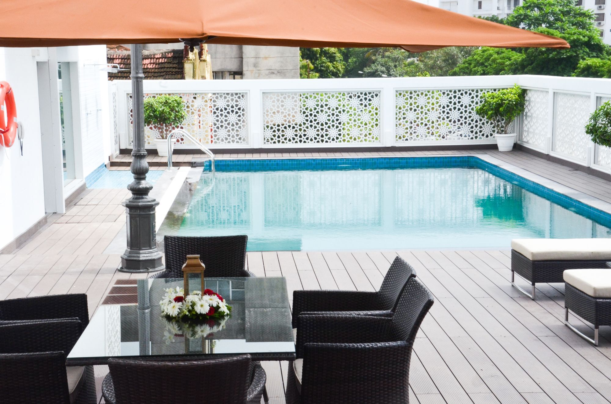 Grand Mercure Vadodara Surya Palace Exterior photo